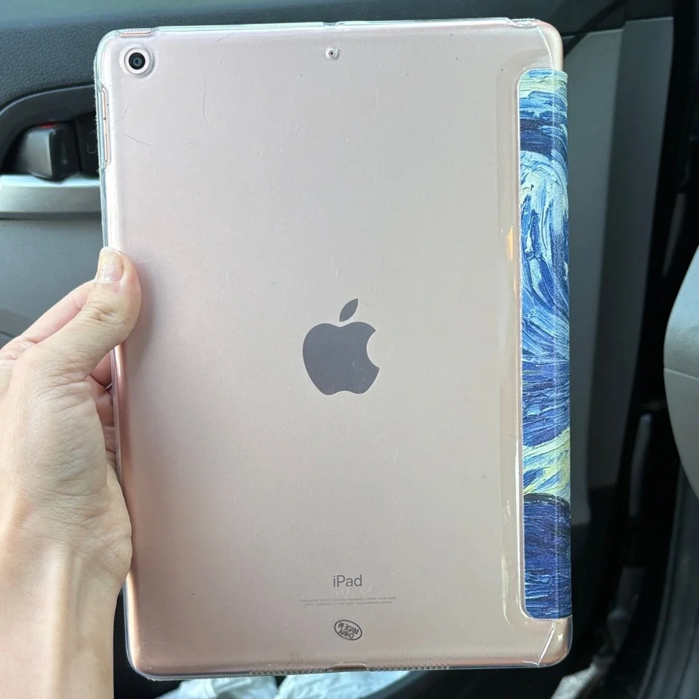 Rose gold iPad, in perfect condition!